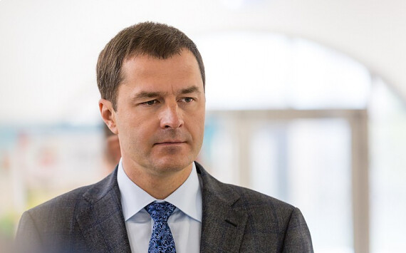 Владимир Волков провел совещание на крыше дома в Ярославле